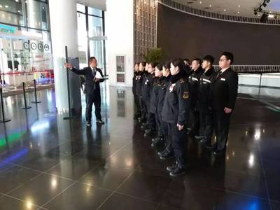房地集團丨春節堅守物業崗位 服務萬家團圓被點贊