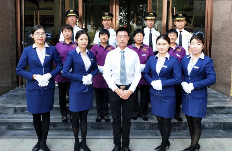 綠地物業(yè) 用匠心鑄就優(yōu)質(zhì)服務(wù)，以誠信構(gòu)建雅致生活